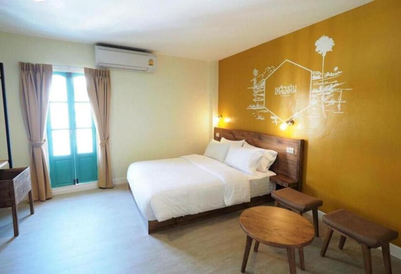 اتاق لوکس سه تخته, Siri Poshtel Bangkok