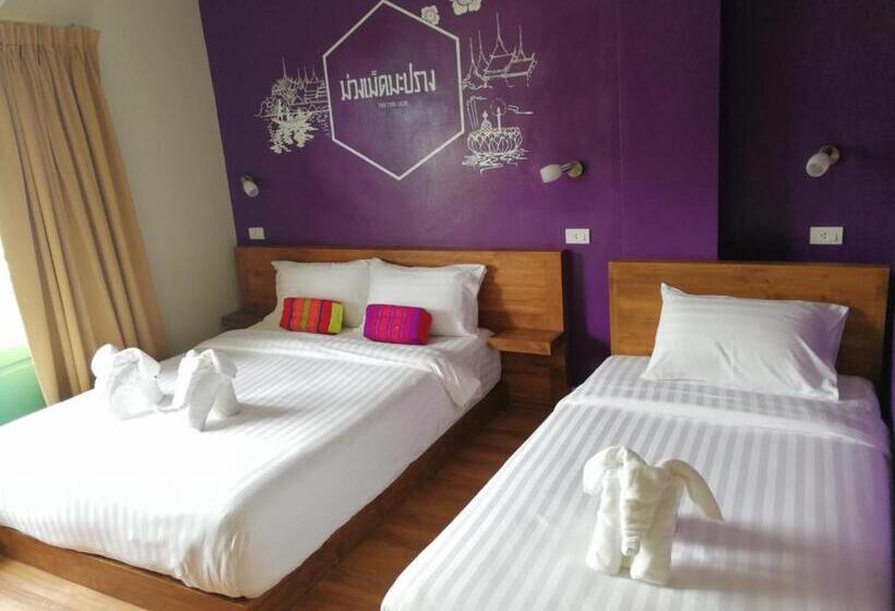 اتاق لوکس سه تخته, Siri Poshtel Bangkok