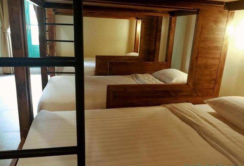 اتاق خانوادگی با تختخواب سفری, Siri Poshtel Bangkok