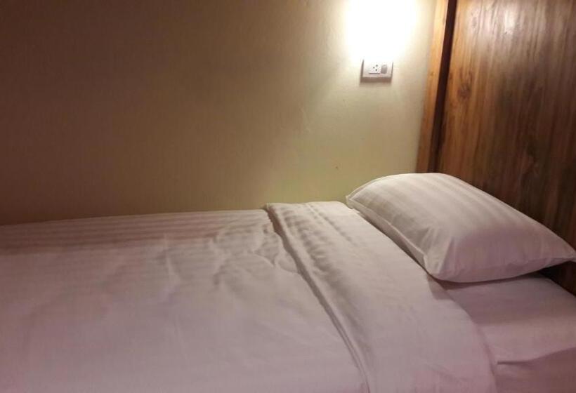 اتاق خانوادگی با تختخواب سفری, Siri Poshtel Bangkok