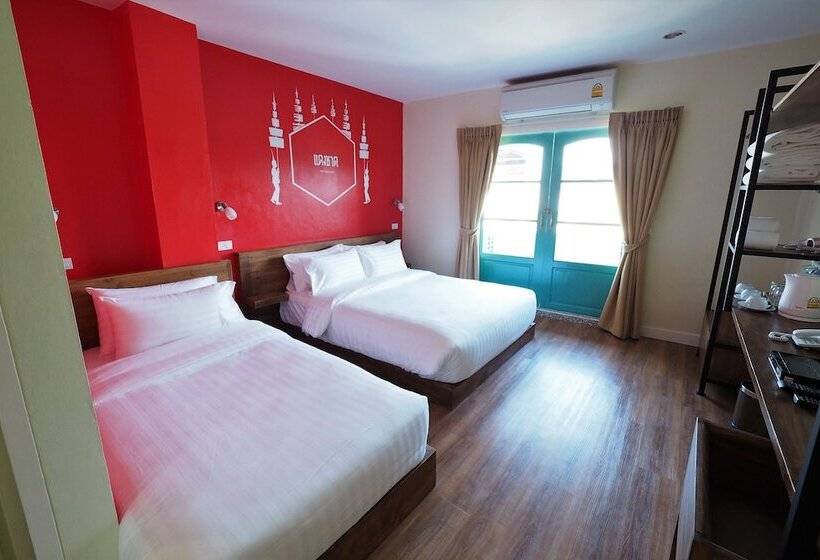 اتاق لوکس سه تخته, Siri Poshtel Bangkok
