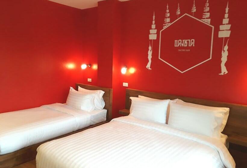 اتاق لوکس سه تخته, Siri Poshtel Bangkok