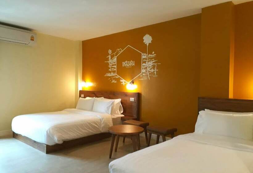 اتاق لوکس سه تخته, Siri Poshtel Bangkok