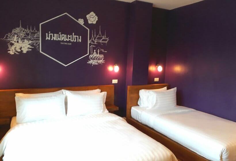 اتاق لوکس سه تخته, Siri Poshtel Bangkok