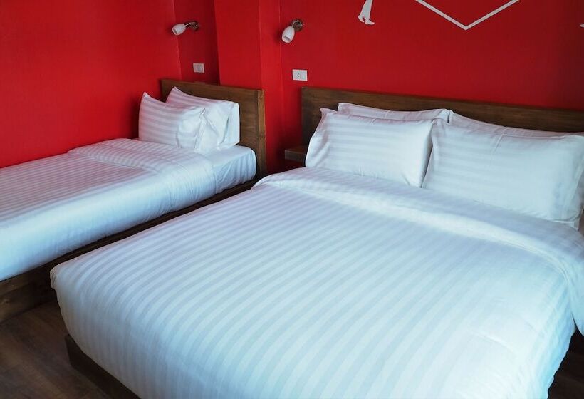 اتاق لوکس سه تخته, Siri Poshtel Bangkok