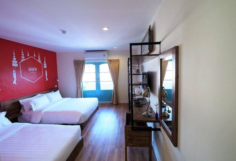 اتاق لوکس سه تخته, Siri Poshtel Bangkok