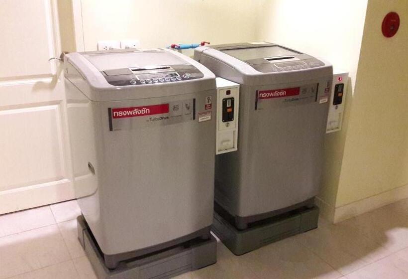 اتاق لوکس سه تخته, Siri Poshtel Bangkok