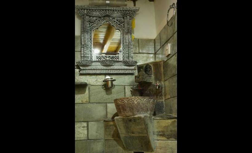 اتاق لوکس با بالکن, Temple House