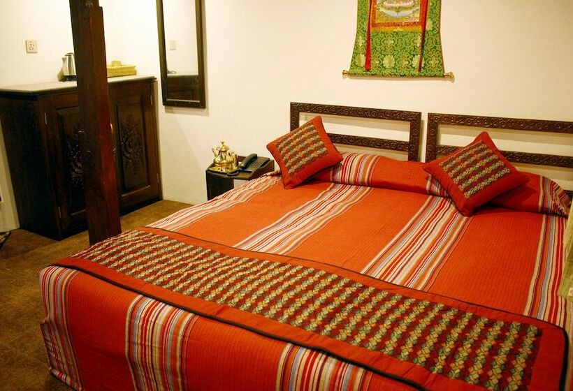 اتاق لوکس, Temple House