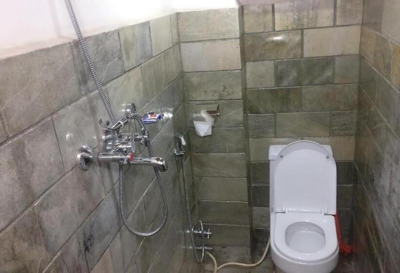 اتاق لوکس, Temple House