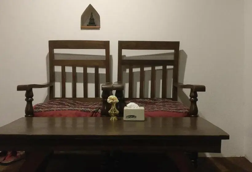 اتاق استاندارد, Temple House