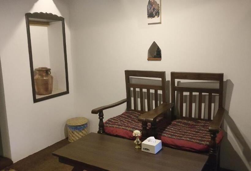 اتاق استاندارد, Temple House