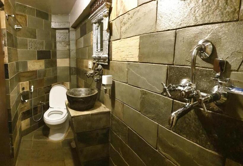 اتاق لوکس, Temple House