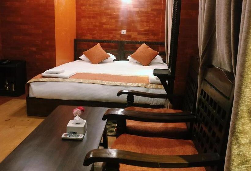 اتاق لوکس, Temple House