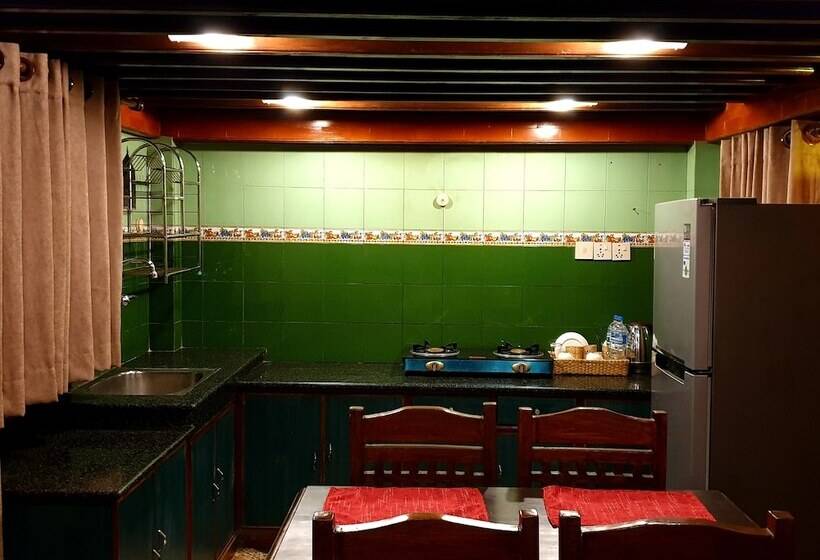 آپارتمان سوپریور 1 خوابه, Temple House