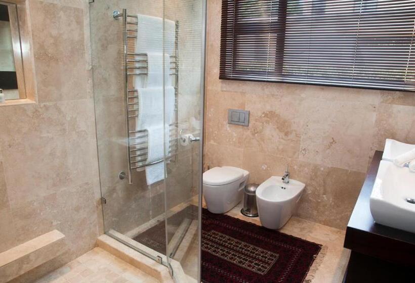 سوییت لوکس, The Mount Knysna