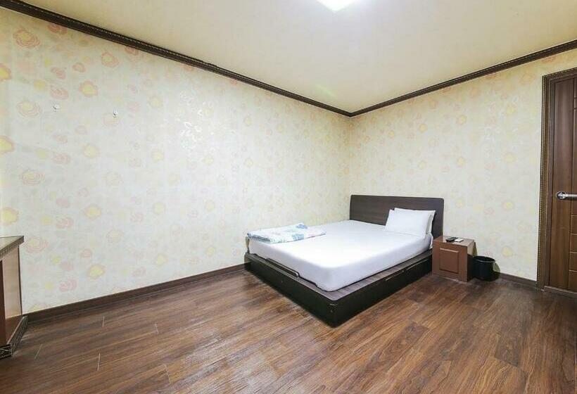غرفة قياسية, Motel Sangmu Gwangju