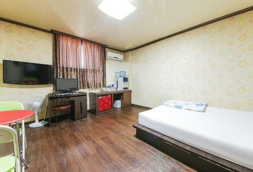 Номер Стандарт, Motel Sangmu Gwangju