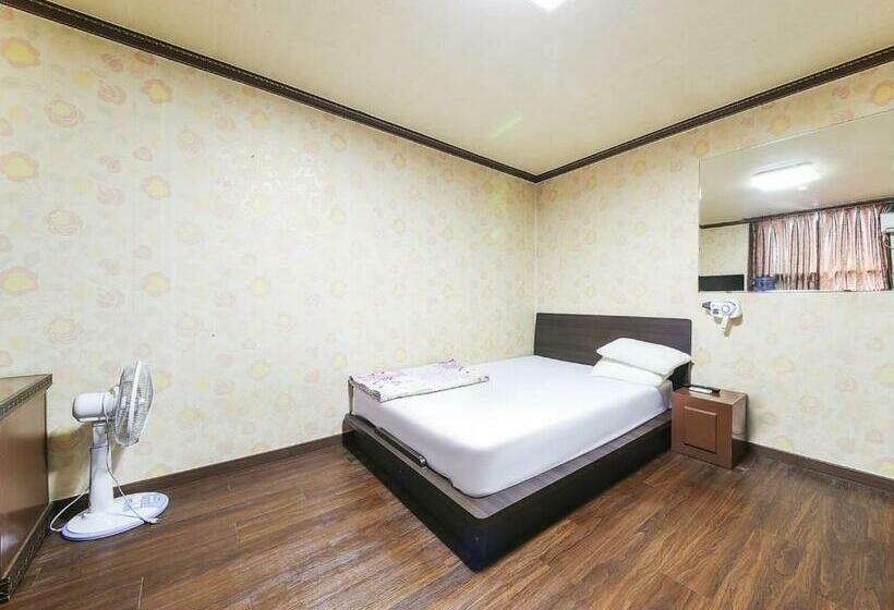 غرفة قياسية, Motel Sangmu Gwangju