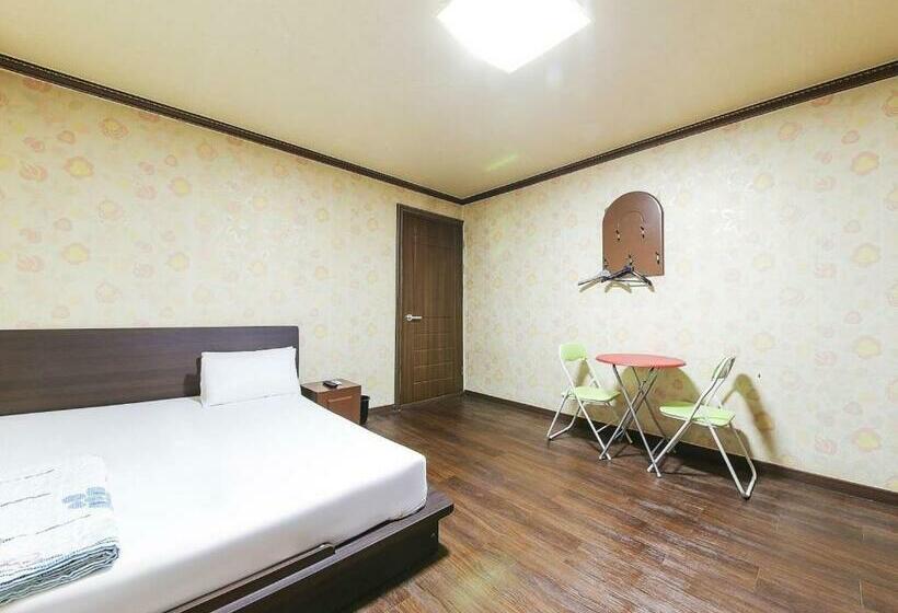 غرفة قياسية, Motel Sangmu Gwangju