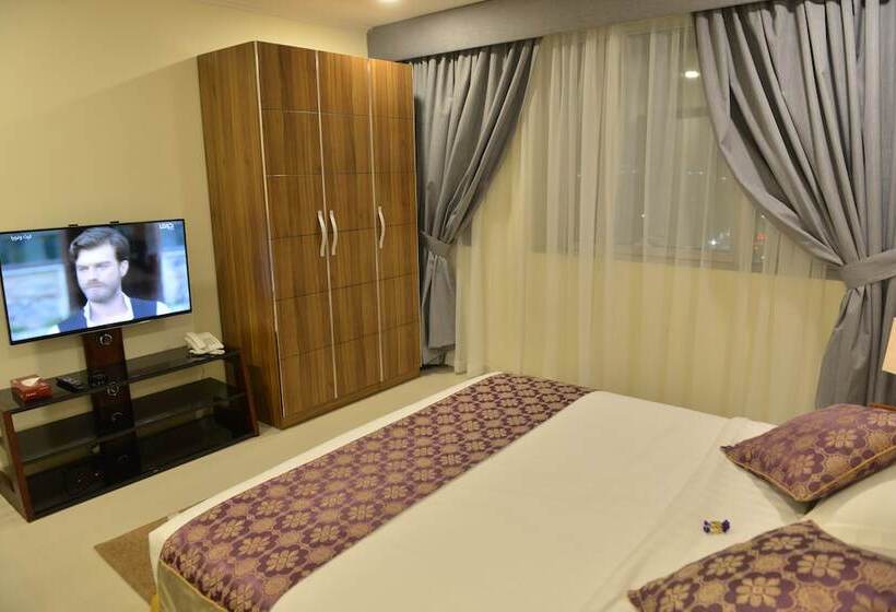 标准工作室, The First Tower Hotel Apartment