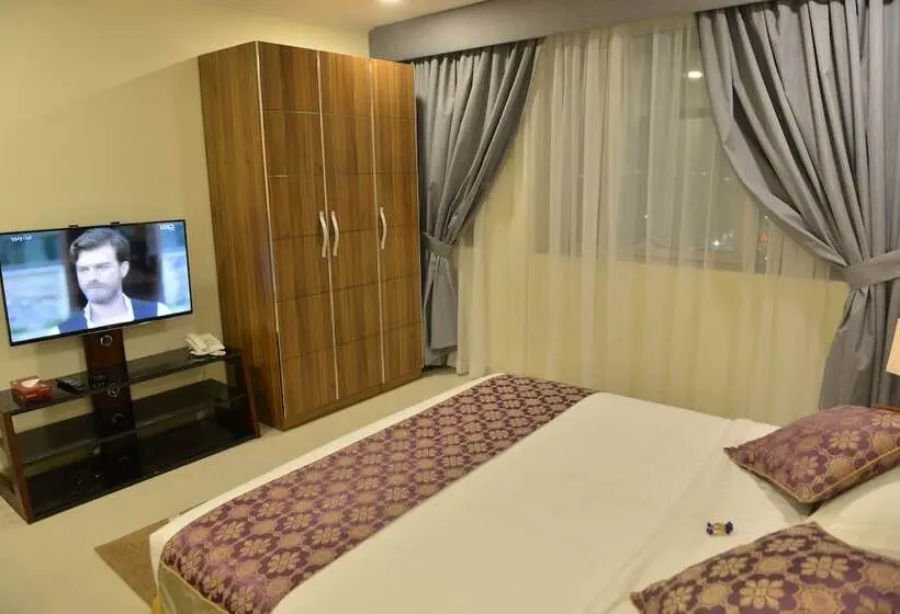 Standard-studio, The First Tower Hotel Apartment