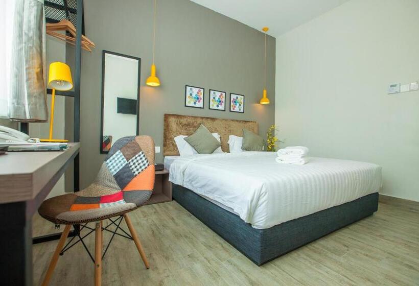 스탠다드 룸 킹사이즈 침대, Bzz