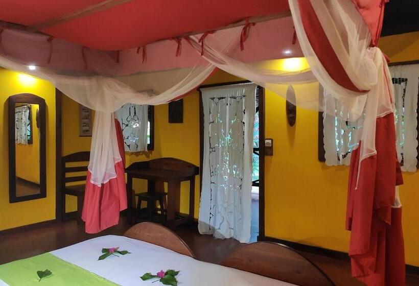 ویلای استاندارد با چشمانداز باغ, Clair De Lune