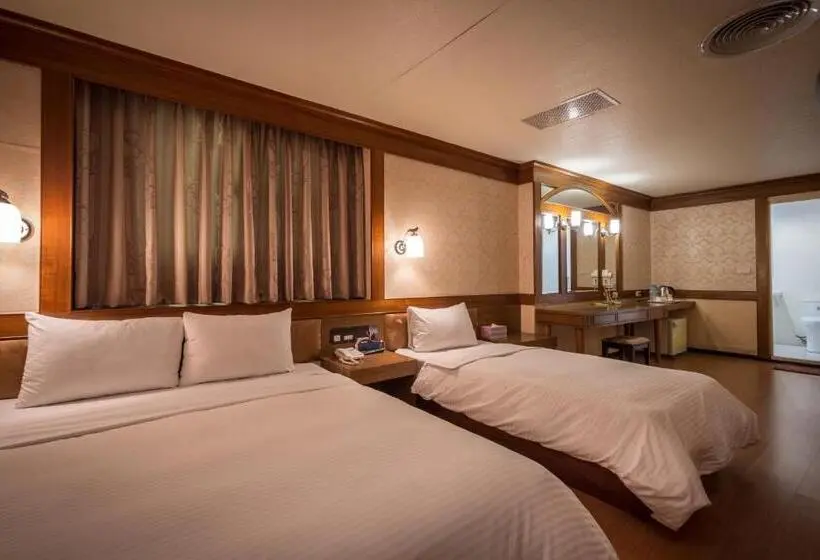 اتاق استاندارد سه نفره, Golden Phoenix