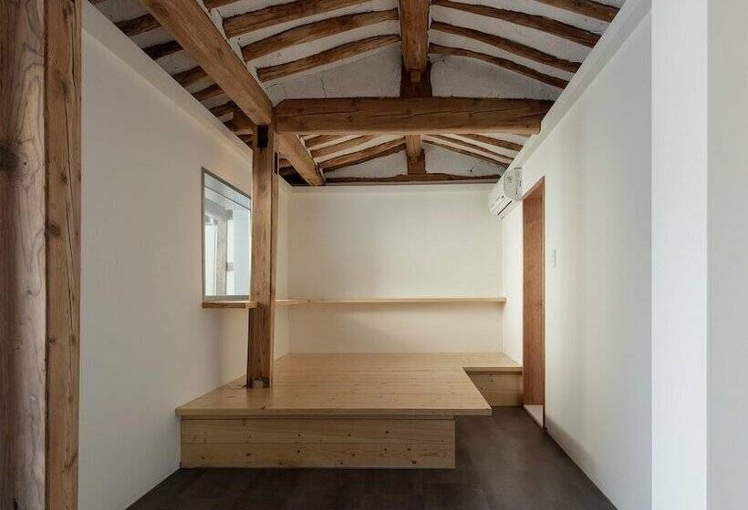 디럭스 룸, Hanok Residence Hotel Side