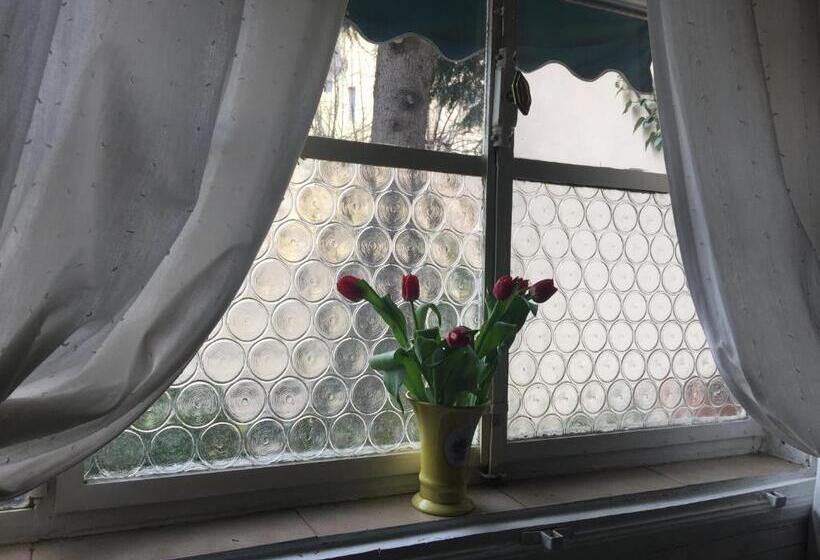 استودیوی استاندارد, Alberghino B&b