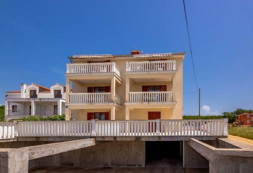 آپارتمان 1 خوابه, Apartments Rina