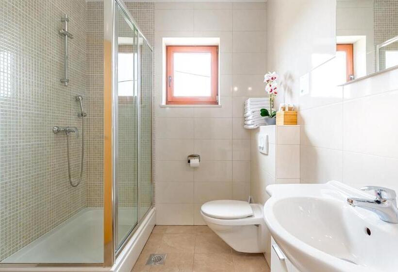 Апартаменты 1 Спальня, Apartments Rina