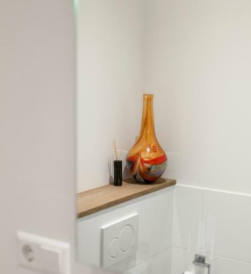 اتاق لوکس چهار تخته, Kuwadro Guesthouse Centrum