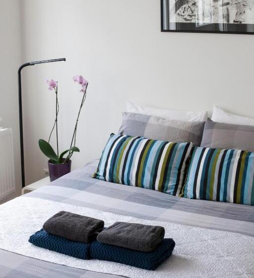 اتاق لوکس چهار تخته, Kuwadro Guesthouse Centrum