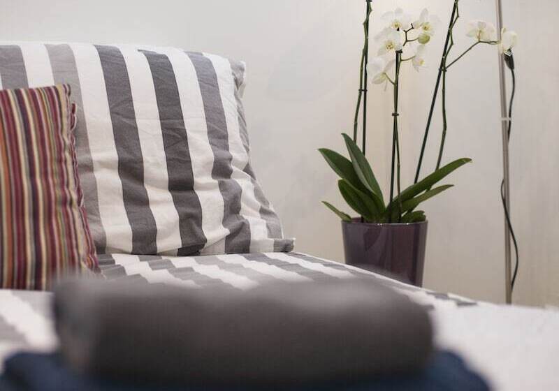 اتاق لوکس چهار تخته, Kuwadro Guesthouse Centrum