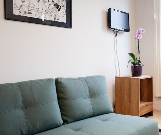 اتاق لوکس چهار تخته, Kuwadro Guesthouse Centrum