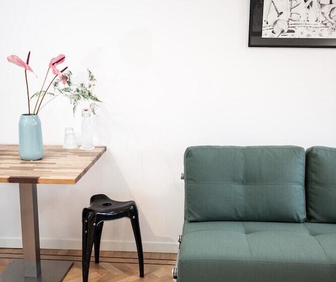 Четырехместный Номер Deluxe, Kuwadro Guesthouse Centrum