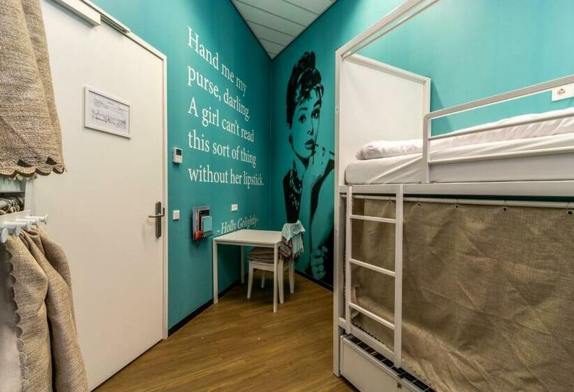 מיטה בחדר משותף, Hostelle   Women Only Hostel Amsterdam