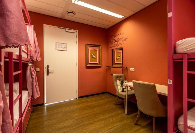 تختخواب در اتاق مشترک, Hostelle   Women Only Hostel Amsterdam