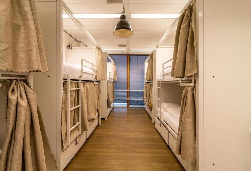 تختخواب در اتاق مشترک, Hostelle   Women Only Hostel Amsterdam