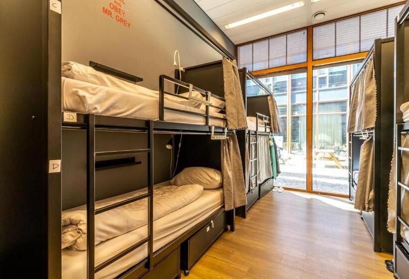 تختخواب در اتاق مشترک, Hostelle   Women Only Hostel Amsterdam