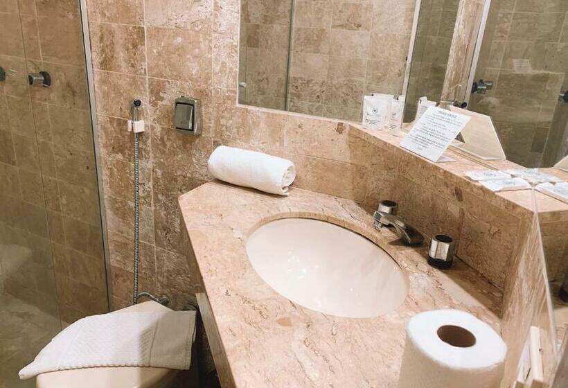 디럭스 룸, Diplomat