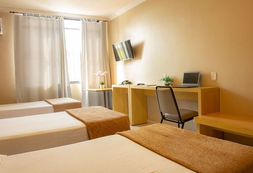 غرفة ديلوكس ثلاثية, Diplomat