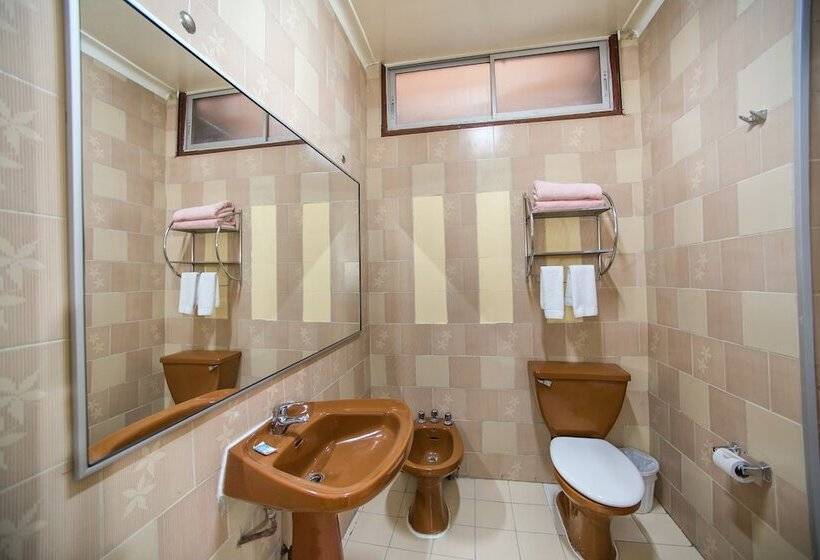 חדר סטנדרט, Sahara Inn