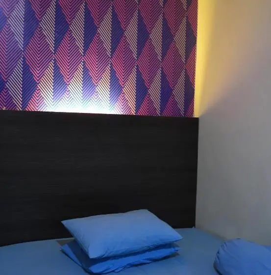 اتاق اکونومی, Wisma Sentosa