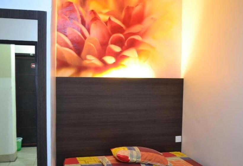 Номер Economy, Wisma Sentosa