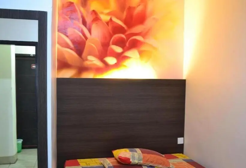 اتاق اکونومی, Wisma Sentosa