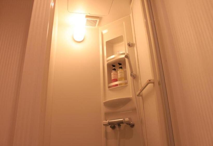 ルームシェアのワンベッド, T And K Hostel Kobe Sannomiya East