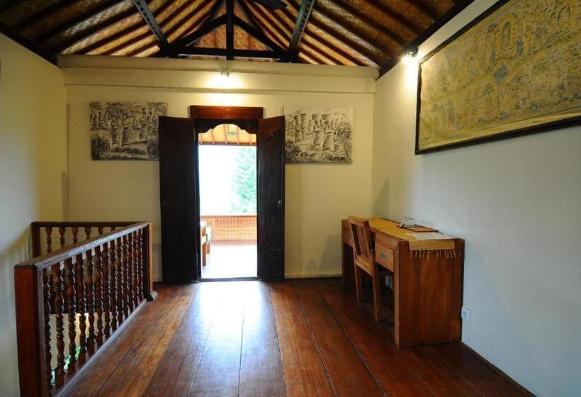 חדר משפחתי, Villa Karma Loka